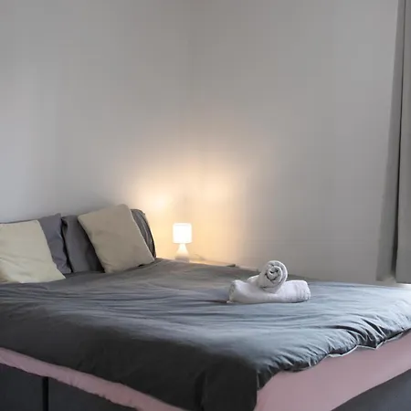 Apartment Modern 4 Bed En-suite House In Leeds - Free Parking Leeds (West Yorkshire)
