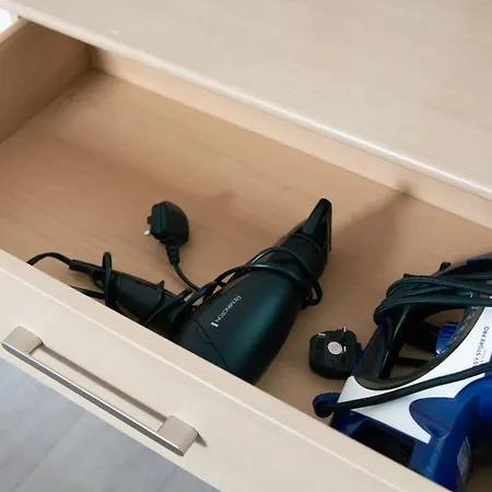 Modern 4 Bed En-suite House In - Free Parking Appartement