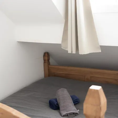 Modern 4 Bed En-suite House In - Free Parking