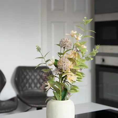 Apartment Modern 4 Bed En-suite House In - Free Parking *