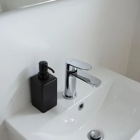 Apartment Modern 4 Bed En-suite House In - Free Parking *