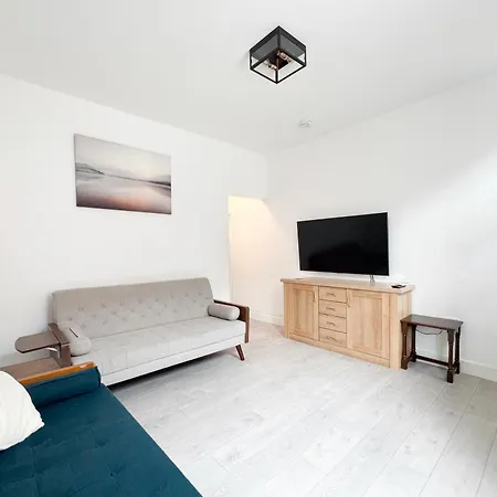 Apartment Modern 4 Bed En-suite House In - Free Parking