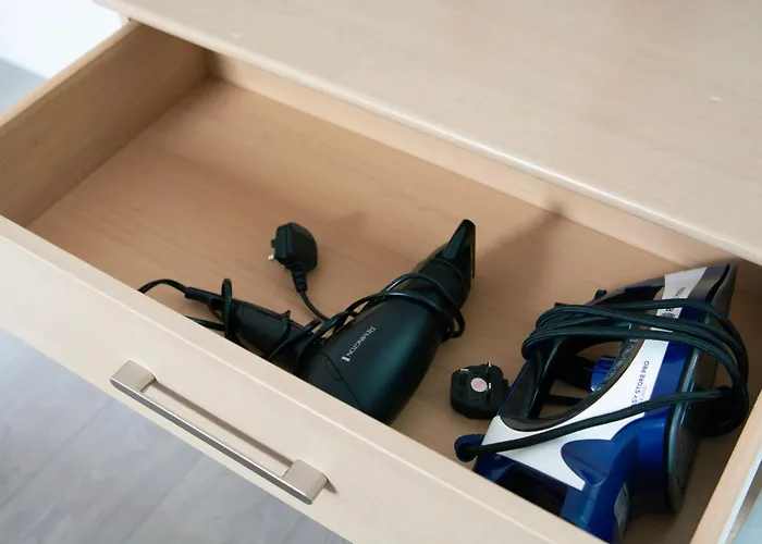 Modern 4 Bed En-suite House In - Free Parking Апартаменты