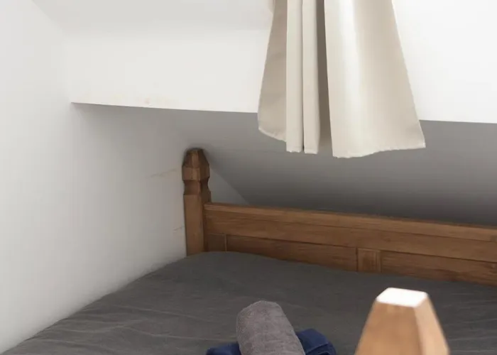 Modern 4 Bed En-suite House In - Free Parking