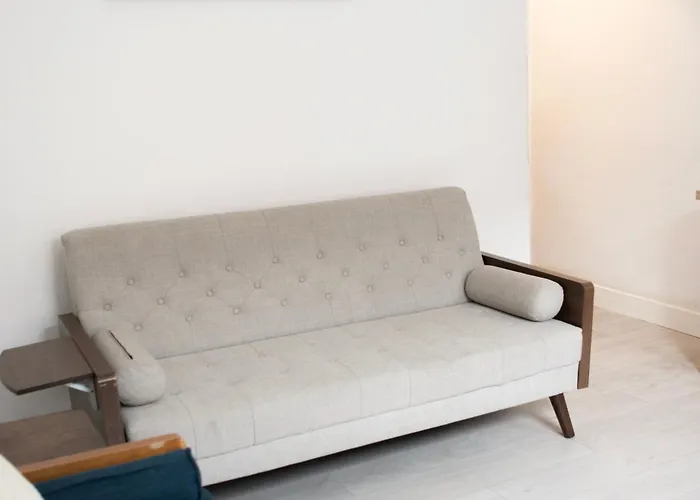 Апартаменты Modern 4 Bed En-suite House In - Free Parking