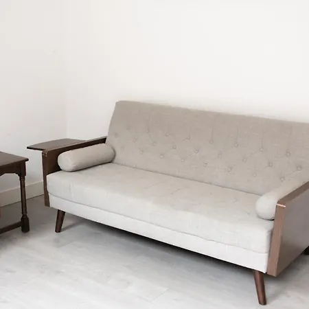 Modern 4 Bed En-suite House In - Free Parking شقة ليدز